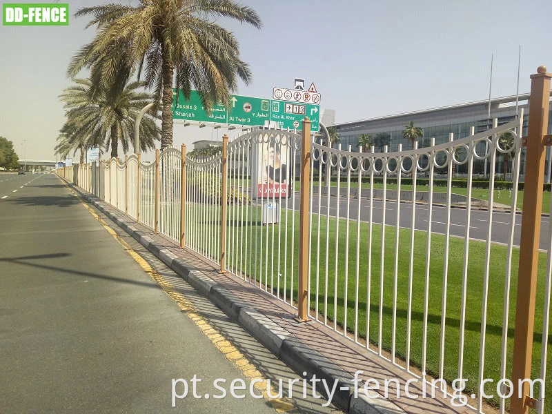 Onda curva ao ar livre Decorativa Painel de metal aço / ferro forjado / cerca de alumínio para a barreira de pedestres municipais de estrada